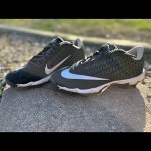 Baseball cleats